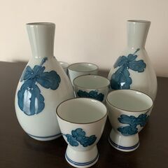 有田焼の徳利とお猪口のセットの画像