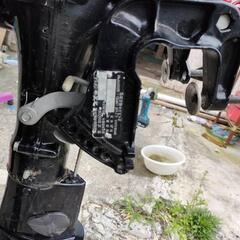 5馬力の船外機になります。