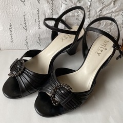 【ほぼ新品】Unity パンプス黒