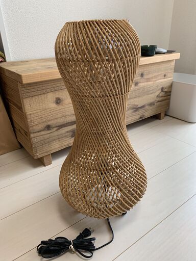 ラタンフロア照明