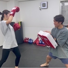 キックボクササイズの動きをとりいれたトレーニングスタジオ♪パーソ...