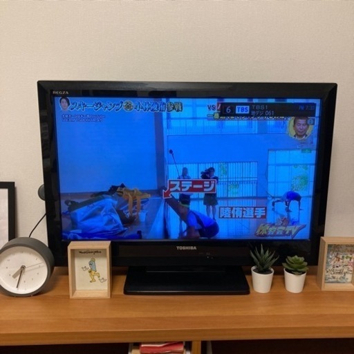 東芝　32型テレビ　REGZA