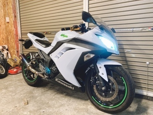 カワサキ　ニンジャ250 配送可能　支払いは現金or振り込みも可能　白
