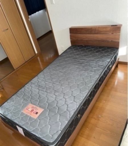 【受け渡し決定】美品、木製　シングルベッド　5000円