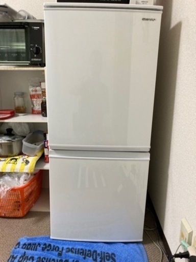 シャープ　冷蔵庫　売ります。