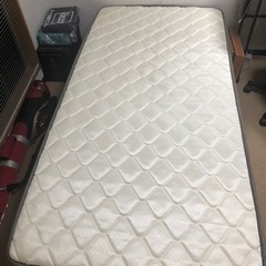 ポケットコイルマットレス　と　脚付きすのこベッド