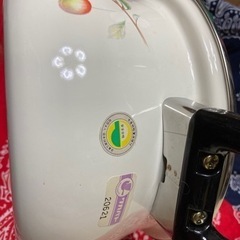 レトロなホーロー鍋／20cm・3.0L／耐熱ガラスフタ付きの画像
