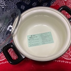 レトロなホーロー鍋／20cm・3.0L／耐熱ガラスフタ付きの画像