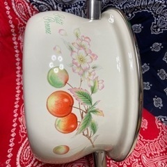 レトロなホーロー鍋／20cm・3.0L／耐熱ガラスフタ付きの画像