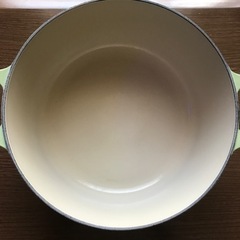 (値下げしました)Le Creuset ルクルーゼ ココットロンド 22cm フルーツグリーン 両手鍋 鋳物ホーロー 赤 フランス製の画像