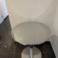 六本木リーンロゼLigne Roset テーブル