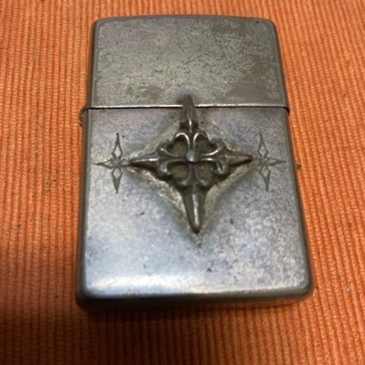 ビンテージ　ジッポライタークロスモチーフ