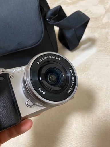 【他サイトでも出品始めました】SONY α6000 カメラ