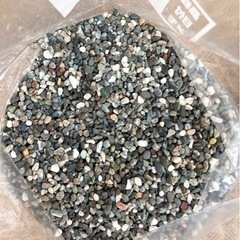 メダカの砂利　白黒　合計8kgの画像