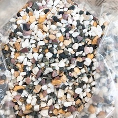 メダカの砂利　白黒　合計8kgの画像