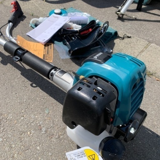 マキタ　エンジン刈払機　MEM 428XC 未使用品