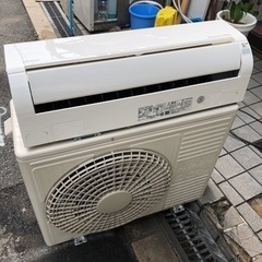 ??大阪市内配達取り付け無料??⁉2018日立エアコン14畳から16畳?⭕️保証付き