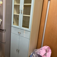 北欧カラー　食器棚