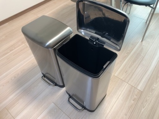 【お話中】ステンレス製ゴミ箱　2個