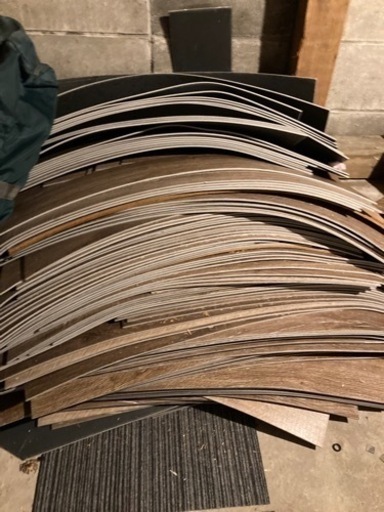 床材　木ではありません　大量にあります！