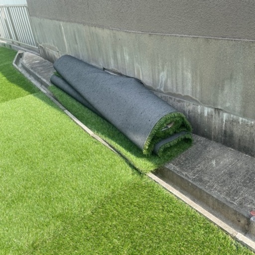 人工芝、庭で使用した残りになります！