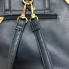 小さめリュックにもなるショルダーバッグの画像