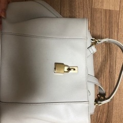 スクエア型ショルダーバッグ