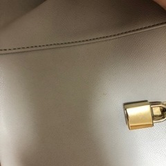 スクエア型ショルダーバッグの画像