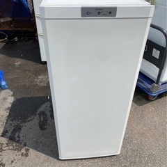 万代店　三菱 121L 急冷ボタンで一発スピードフリージング！霜取り不要耐熱トップテーブル 冷凍庫【MF-U12N-W】