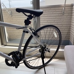 クロスバイク シマノ製7段変速 700c ワイヤ錠・ライト付き 前後ブレーキの画像