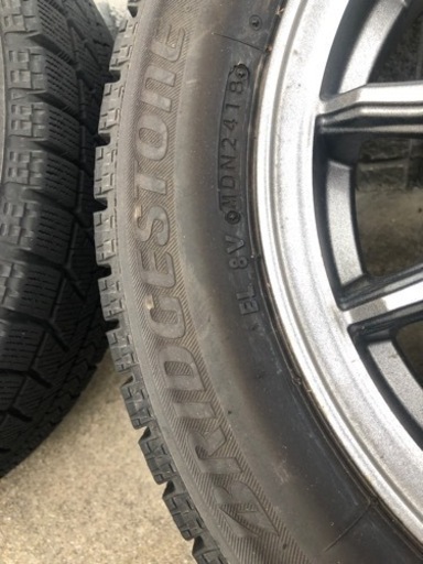 軽自動車に付けてました、アルミ付きスタッドレスタイヤ