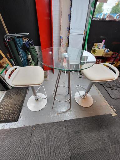 ☆ガラステーブル＆イス二脚 BARなどで使用のオシャレなセット☆
