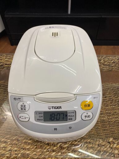 【リサイクルショップどりーむ天保山店】●3036●　炊飯器　タイガー　5.5合炊き　２０１６年製　JBH-G101