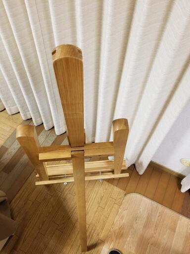 木製のイーゼル
