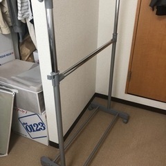 【ニトリ】（洗濯物）物干し　高さ・幅調整可能の画像