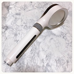 ꒰未使用꒱工具不要 塩素除去 柔らか水圧  節水シャワーヘッド 白系 部品付属の画像