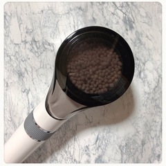 ꒰未使用꒱工具不要 塩素除去 柔らか水圧  節水シャワーヘッド 白系 部品付属の画像