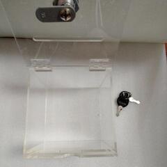 透明 鍵付きケース 募金箱 投票箱 貯金箱 中古品の画像