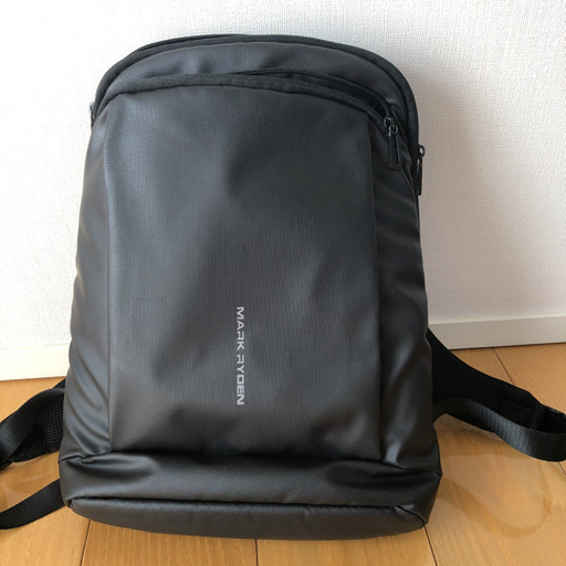 防水パソコンリュック綺麗です