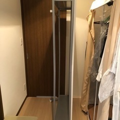 パーティション&洋服掛け(白)売ります。の画像