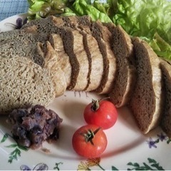 お鍋で焼く手作り無添加100%全粒粉パン、興味ある人〜