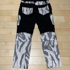 ワークマン　プロテクター付きバイクパンツ　LLの画像