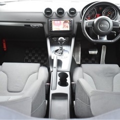 Audi・TTク-ペ 2.0TFSI/タ-ボ/上級モデル★TTS仕様★/美響マフラ-カスタム費【73万超え】の画像