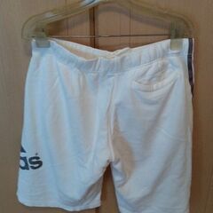 アディダス　adidas ショートパンツ　Lサイズの画像