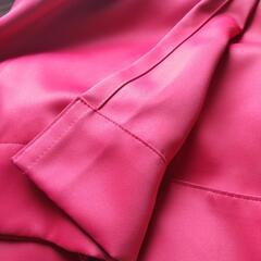 カーテン　赤の画像