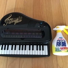 小さいグラントピアノ