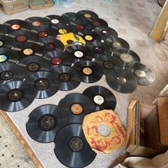 値下げしました‼️レコード32枚＋破損あり4枚 レコードケース付きの画像