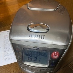お譲り先決定済　炊飯器　サンヨー　1.0l 炊ECJ-IZ10の画像