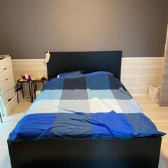 IKEAダブルベットフレームの画像