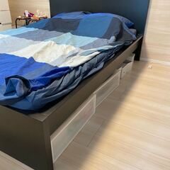 IKEAダブルベットフレームの画像